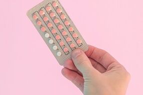 Hormonpillen als Ursache für Krampfadern im Beckenbereich.
